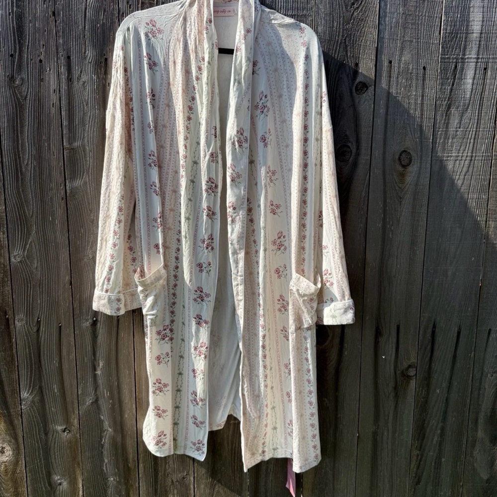 Ivy City Co Cream Robe open front with Soft Pink Floral Print NEW